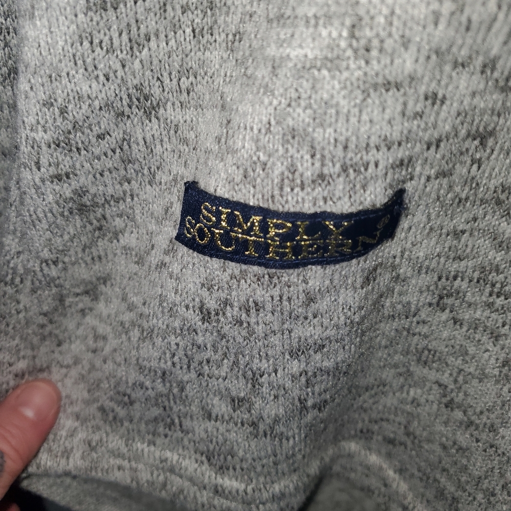 Simply southern pullover - Picture 2 of 3